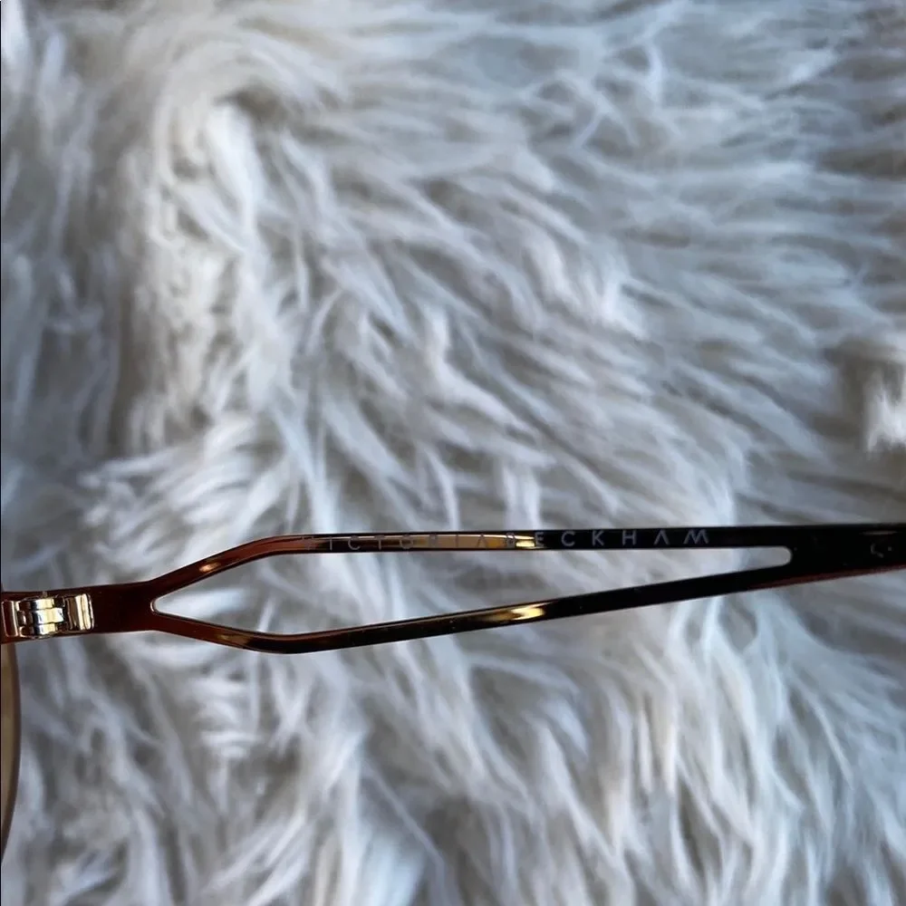 Victoria Beckham Stylish Gold Sunglasses - Picture 2 of 9